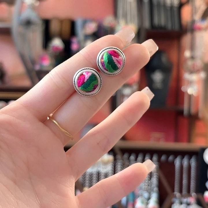 织绣云织谣老绣饰品33