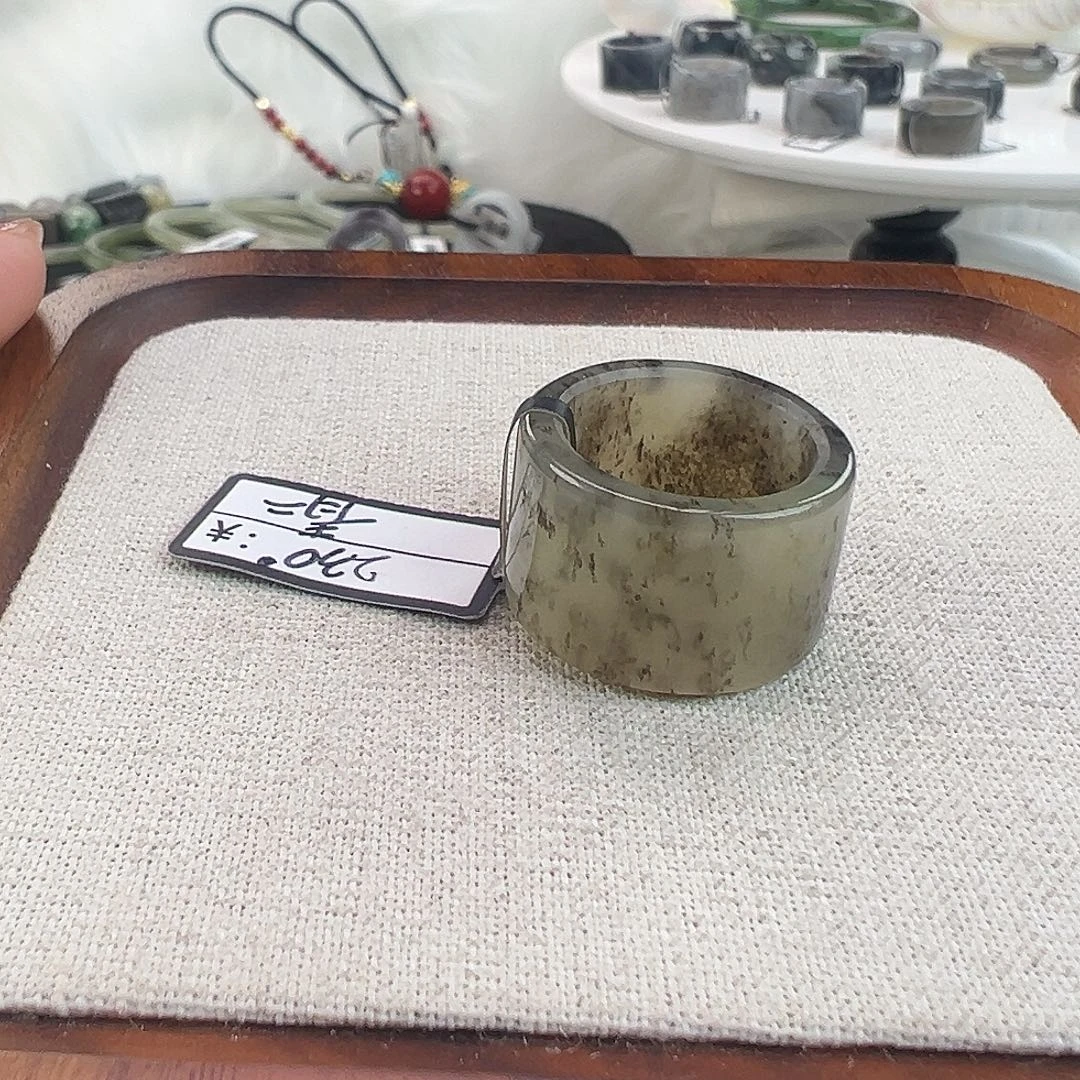 和田玉足金镶嵌戒指w54糖草花直切16.9不退换