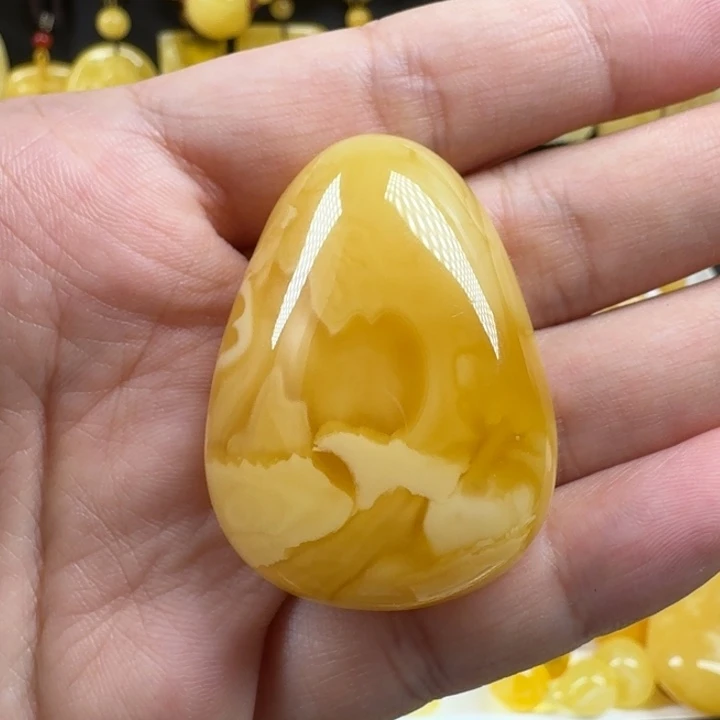 蜜蜡未镶嵌珠宝奇石