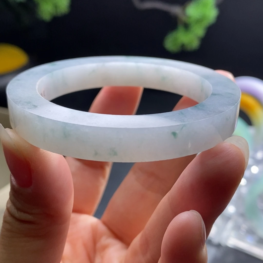 定制翡翠未镶嵌翡翠手镯