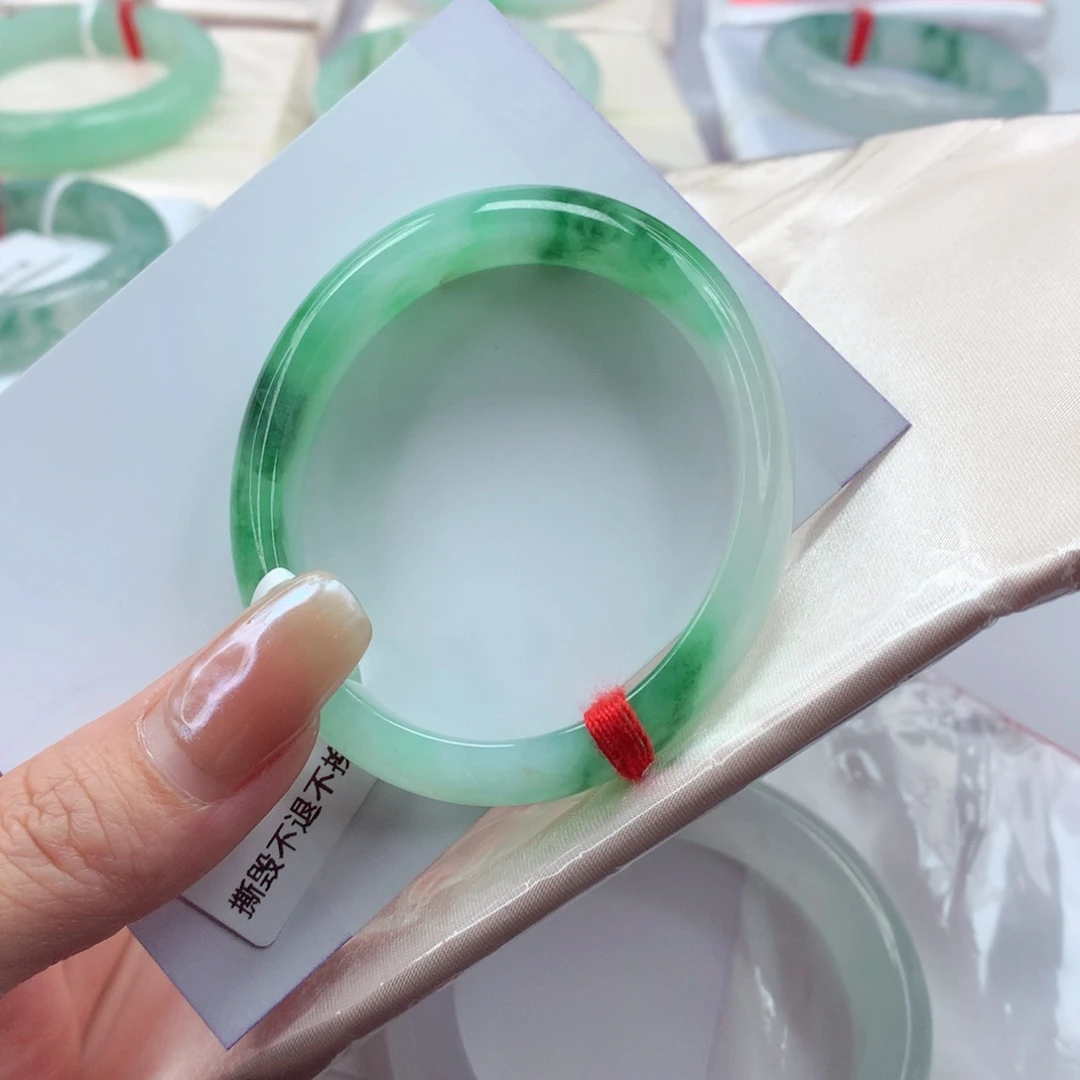 翡翠手镯（贵妃镯）未镶嵌N****.52