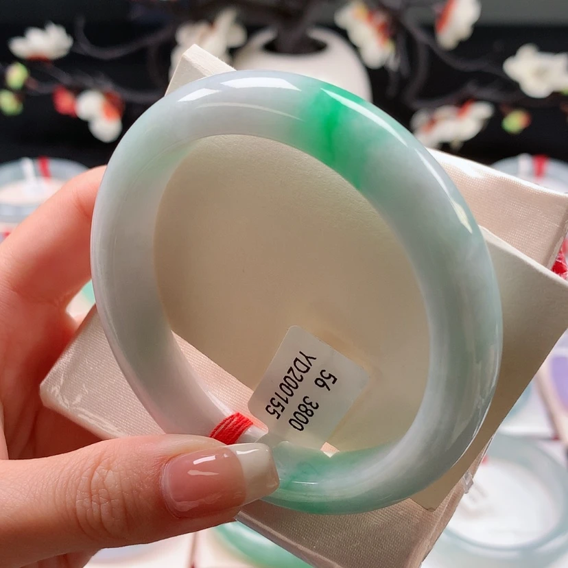【闪购商品】未镶嵌手镯翡翠56白底青正圈手镯