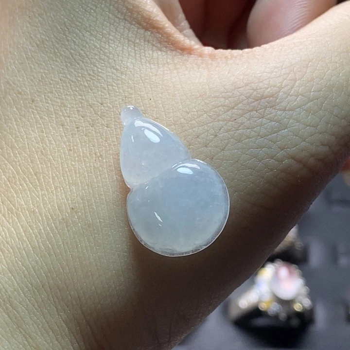 定制翡翠未镶嵌挂件