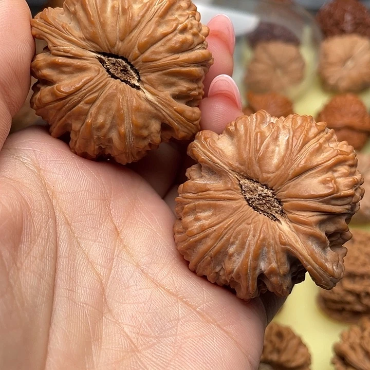 文玩核桃吊坠沧***｀闷白47