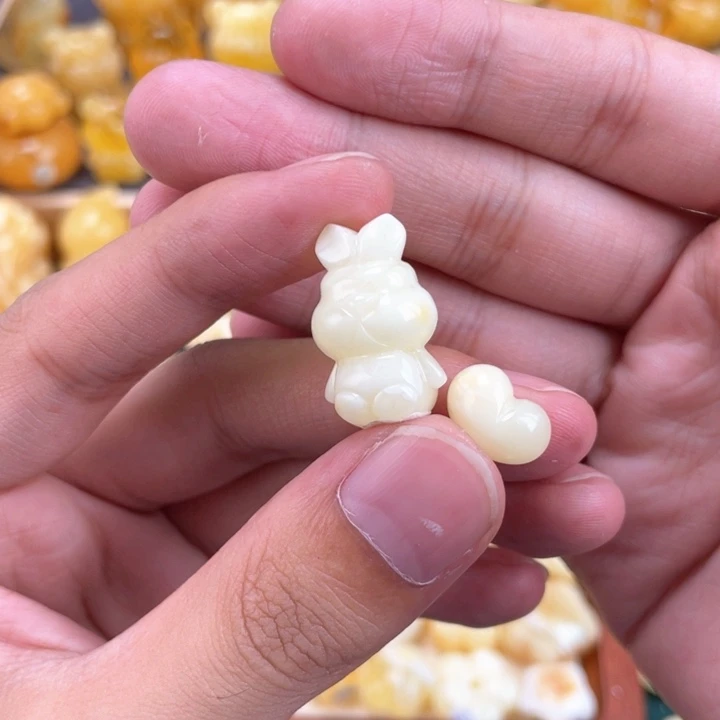 ，***，琥珀未镶嵌裸石蜜蜡