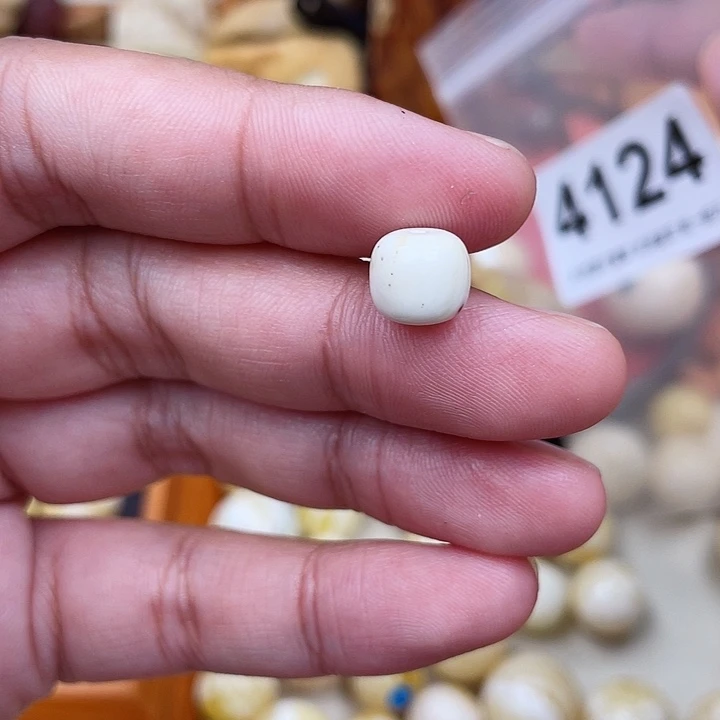 蜜蜡未镶嵌珠宝奇石粉9x8