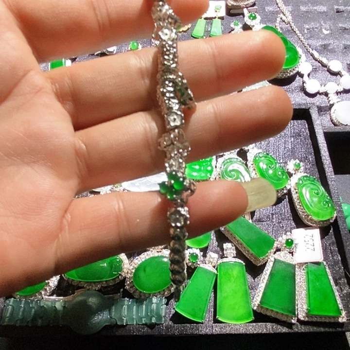 翡翠未镶嵌手链A货翡翠2