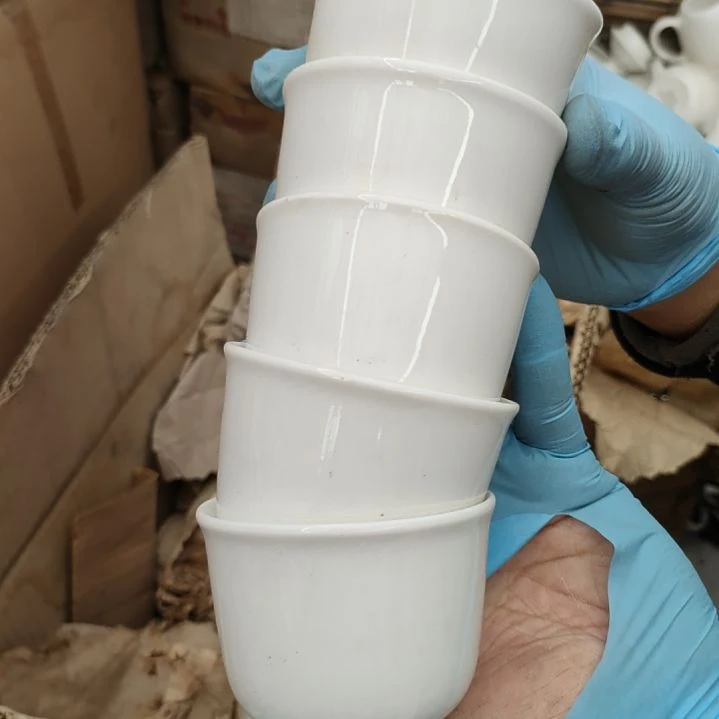 摆件盘子碗茶壶啥都有