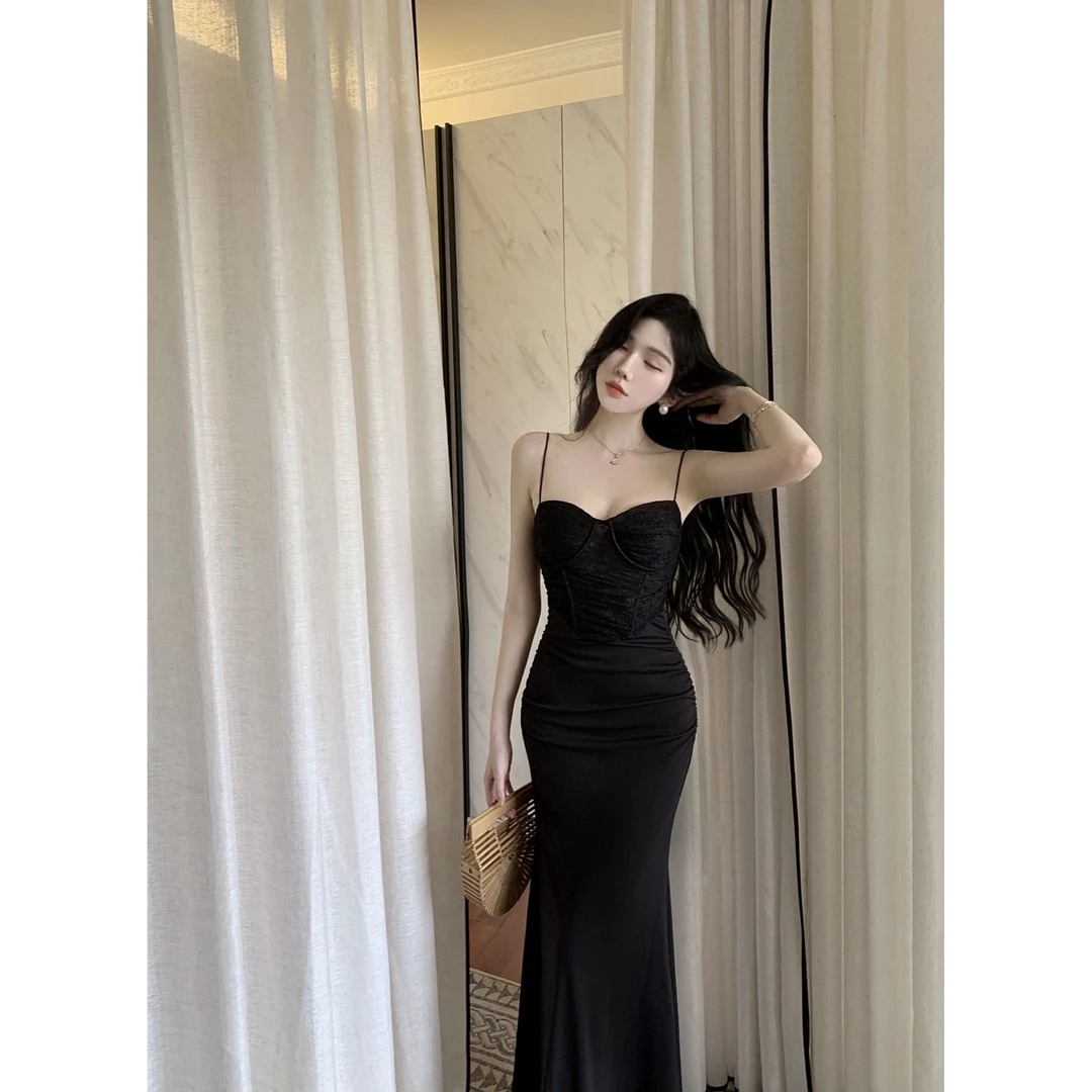 高级感设计修身包臀裙礼服吊带长裙法式鱼骨蕾丝黑色吊带连衣裙女
