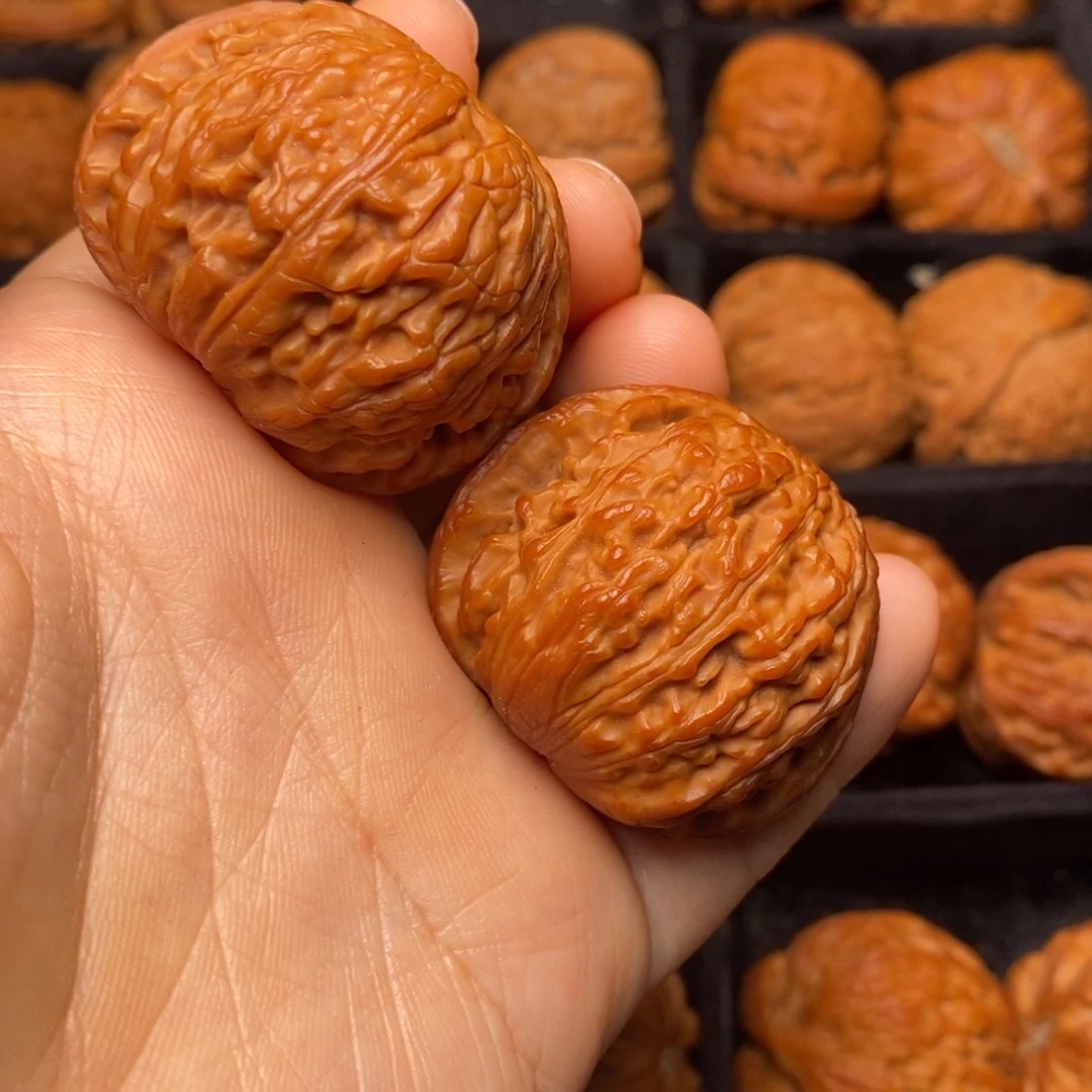 文玩核桃把件秦岭野生核桃