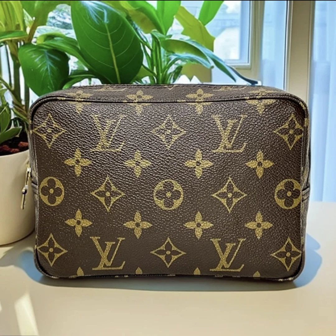 修复品经典老花洗漱包 底长18公分 单肩包xx