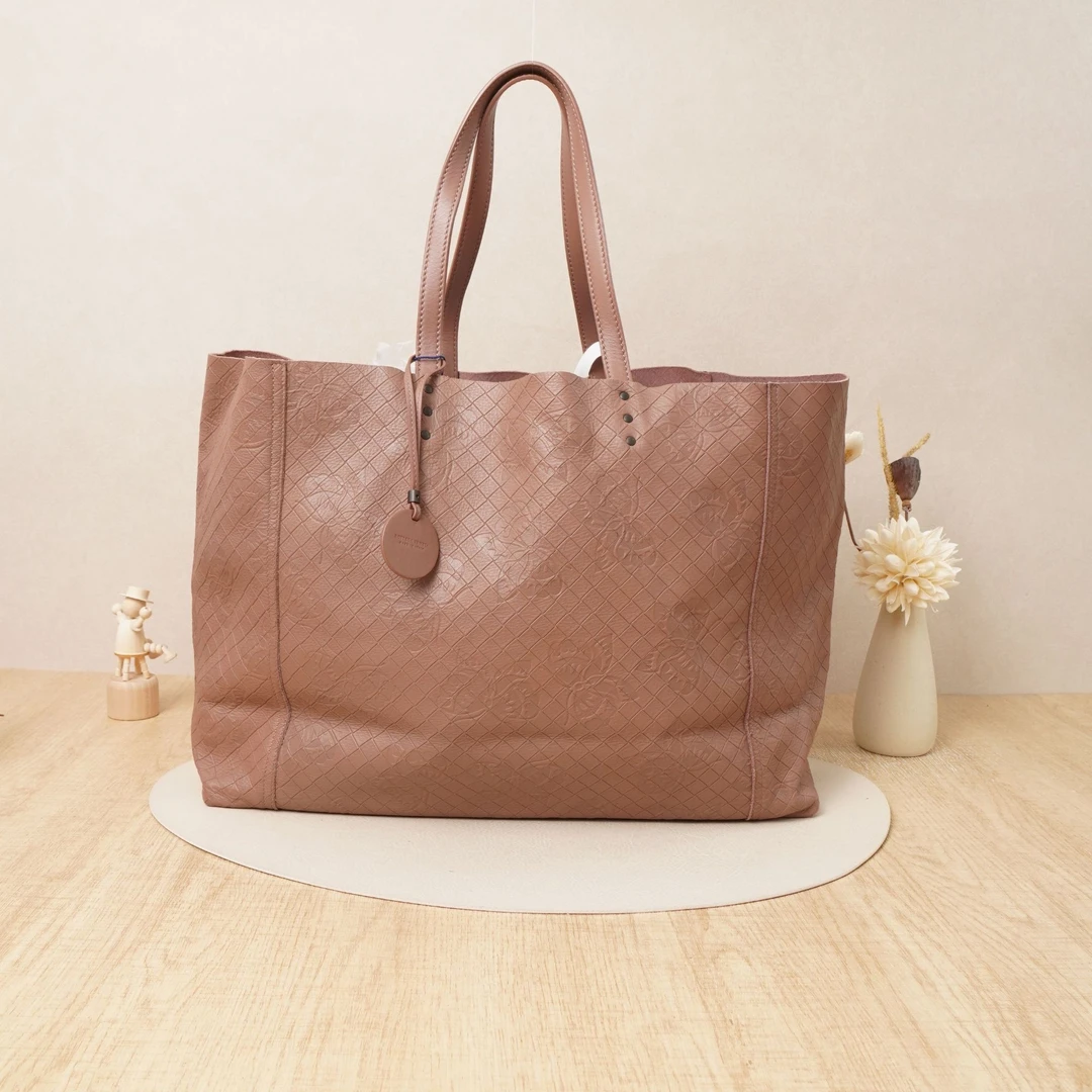 95新 BOTTEGA VENETA/葆蝶家 蝴蝶编织托特包藕色牛皮/DS029045