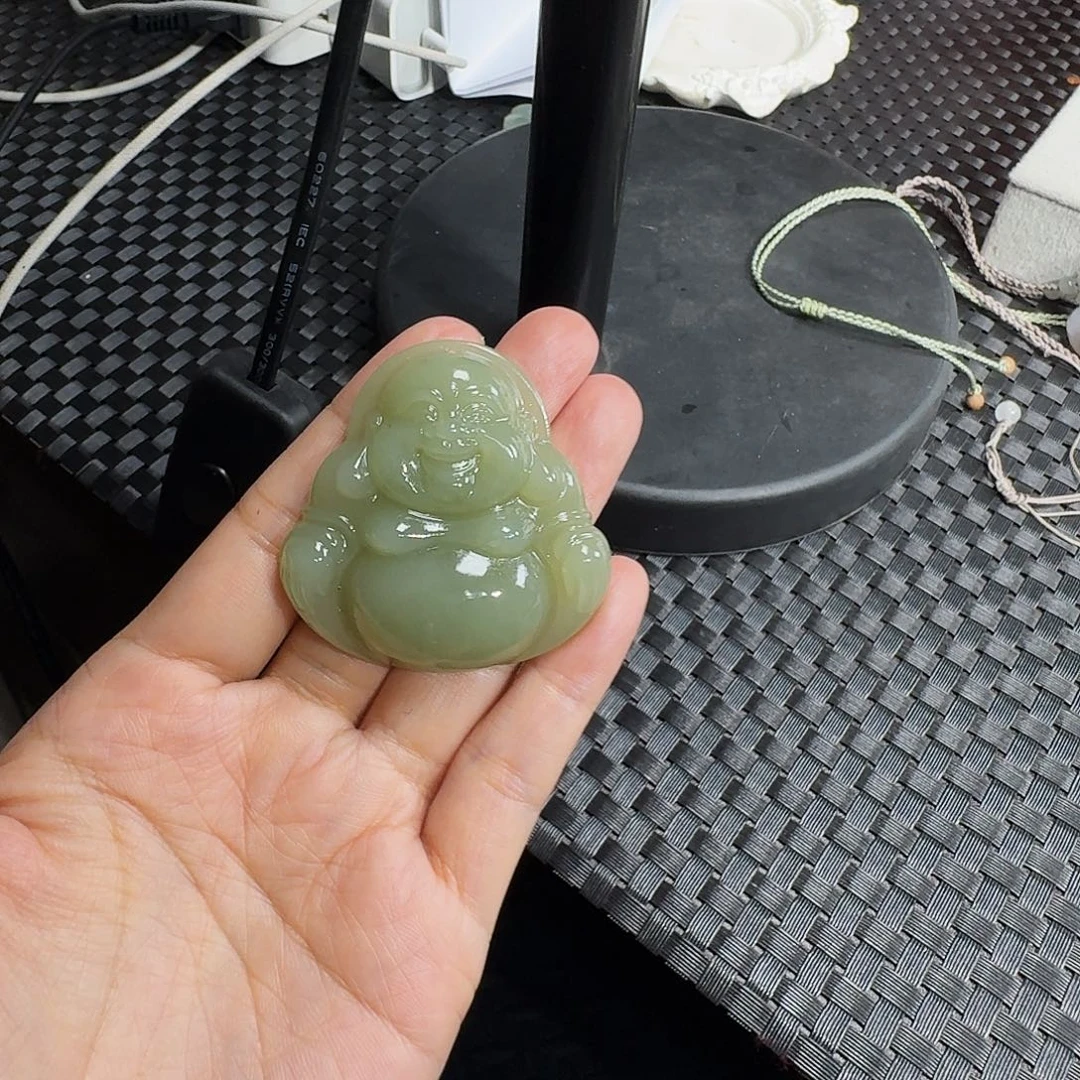 饭***妈和田玉未镶嵌颈饰