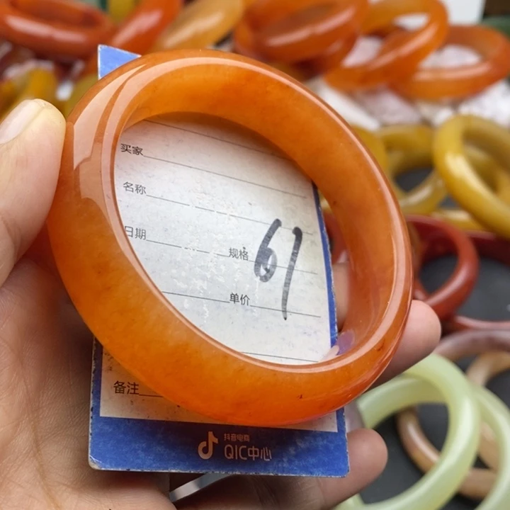 未镶嵌手镯石英质玉