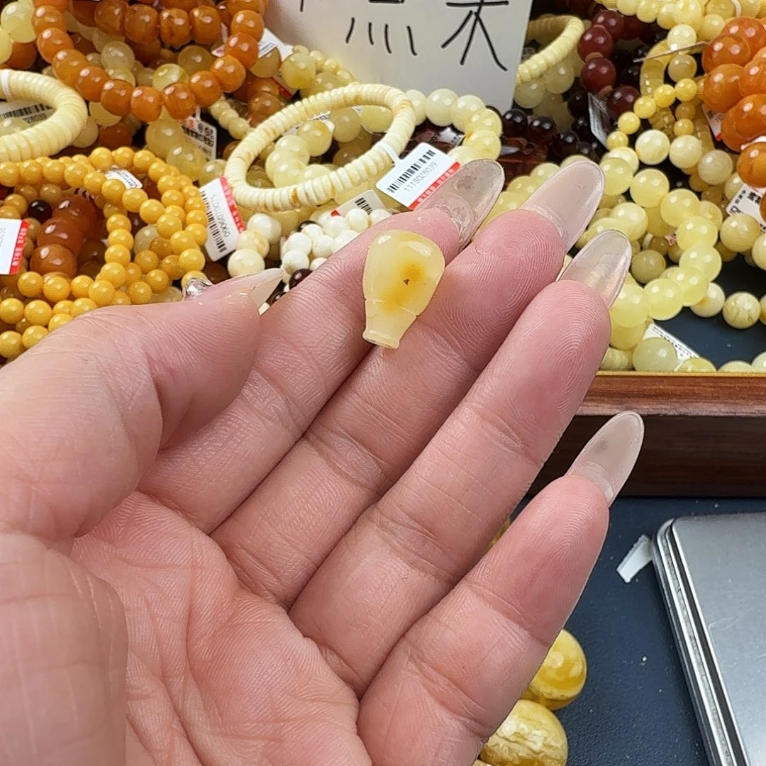 琥珀未镶嵌珠宝奇石