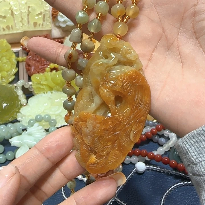 未镶嵌蛇纹石玉吊坠