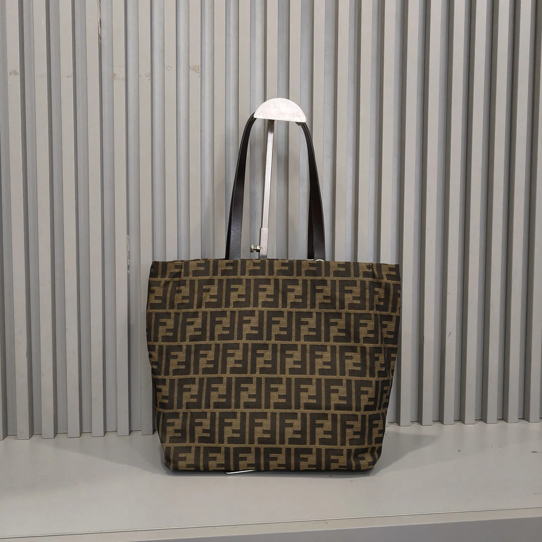 95新 FENDI/芬迪 暮野奢品/芬迪单肩托特包/17037