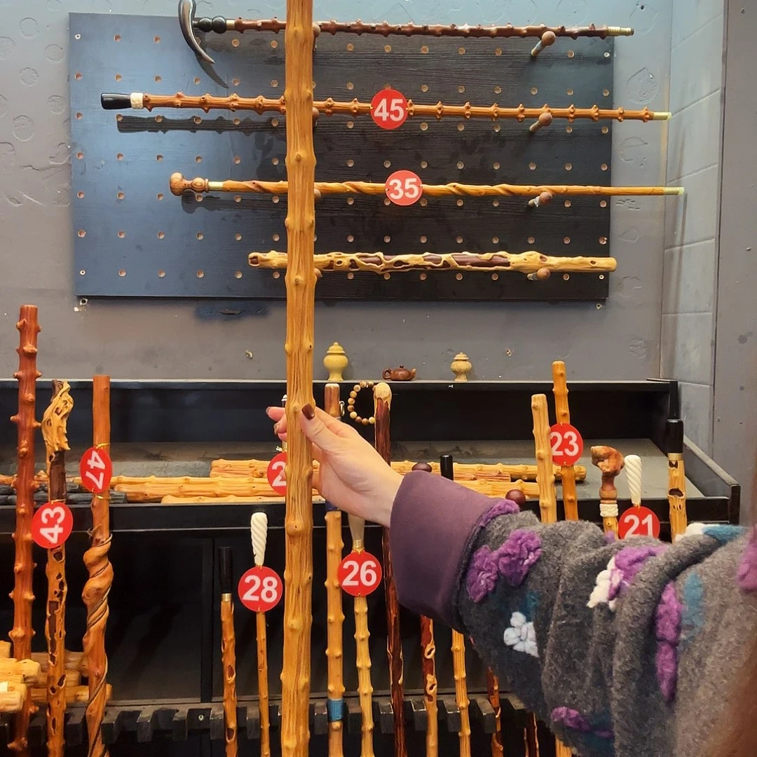 晴***朗130公分左右长，长棍