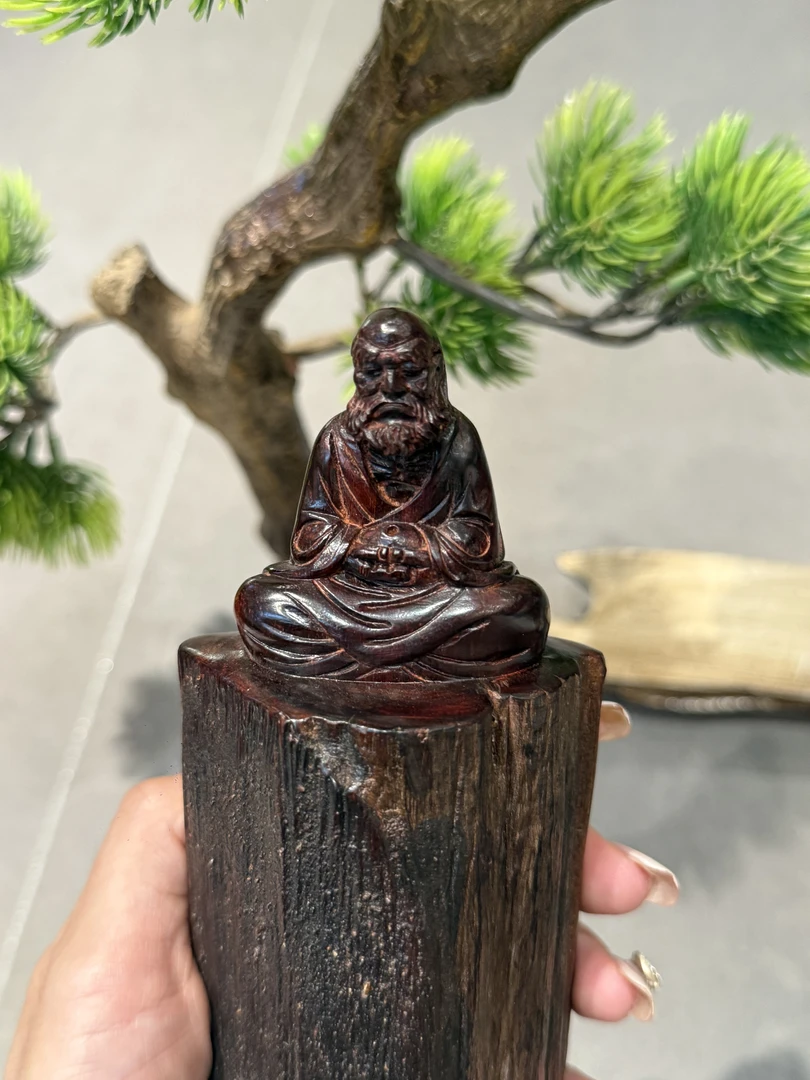 紫檀经典雕像匠心制作根雕摆件