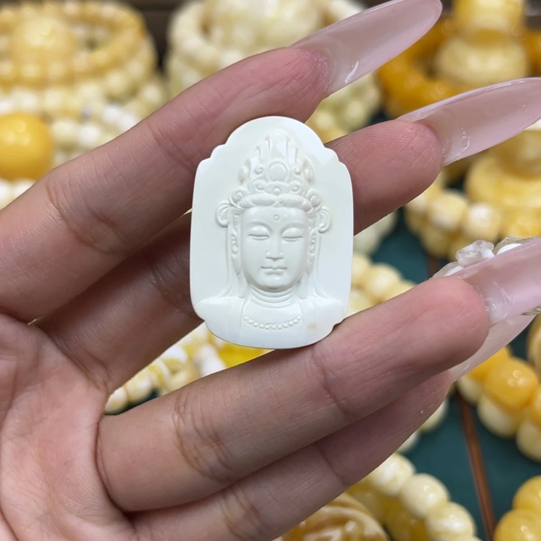 手链琥珀未镶嵌……