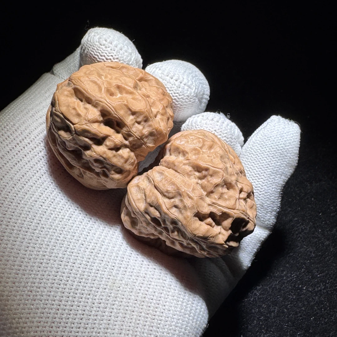 317白茬水晶皮蛤蟆头文玩核桃实物拍摄 尺寸:边36肚40高31