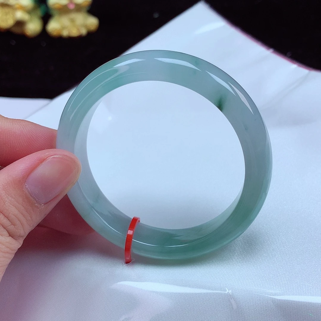 翡翠手镯未镶嵌52圈