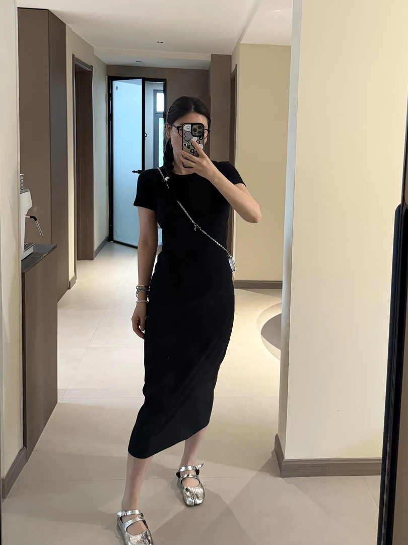 Amarilli 神裙 黑色薄款赫本风小黑裙收腰显瘦法式连衣裙