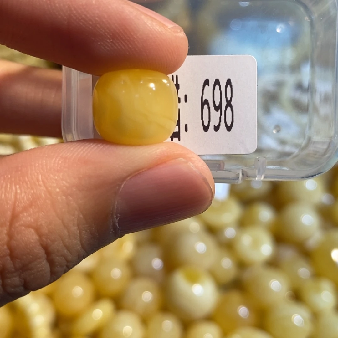 琥珀未镶嵌珠宝奇石698