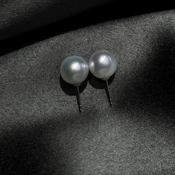 淡水无核天然珍珠耳钉-高端款