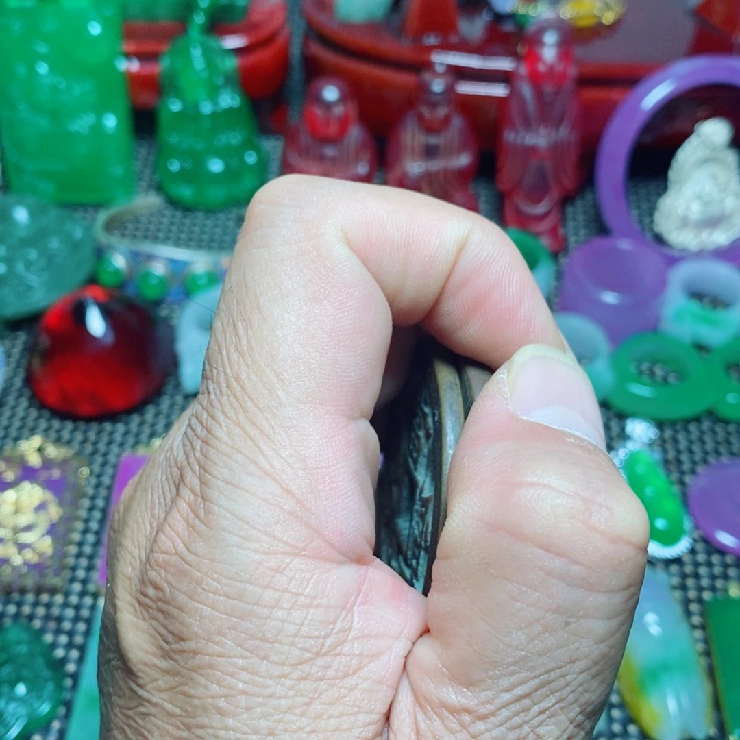 用***1摆件玩儿手机的人饿的不行如