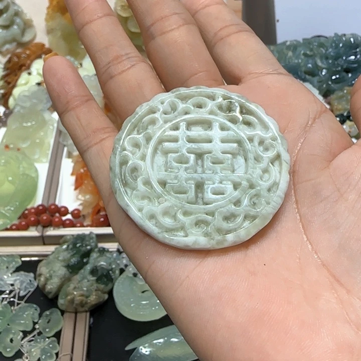 蛇纹石玉未镶嵌吊坠