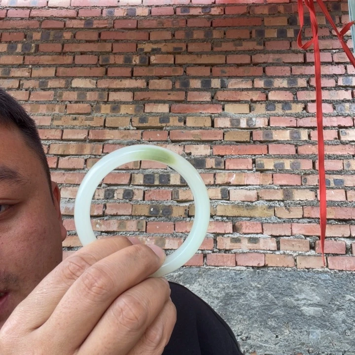 玉翠色正圈镯子010
