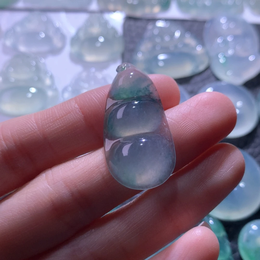 翡翠未镶嵌颈饰豆