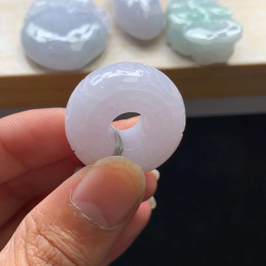 翡翠未镶嵌颈饰吊坠