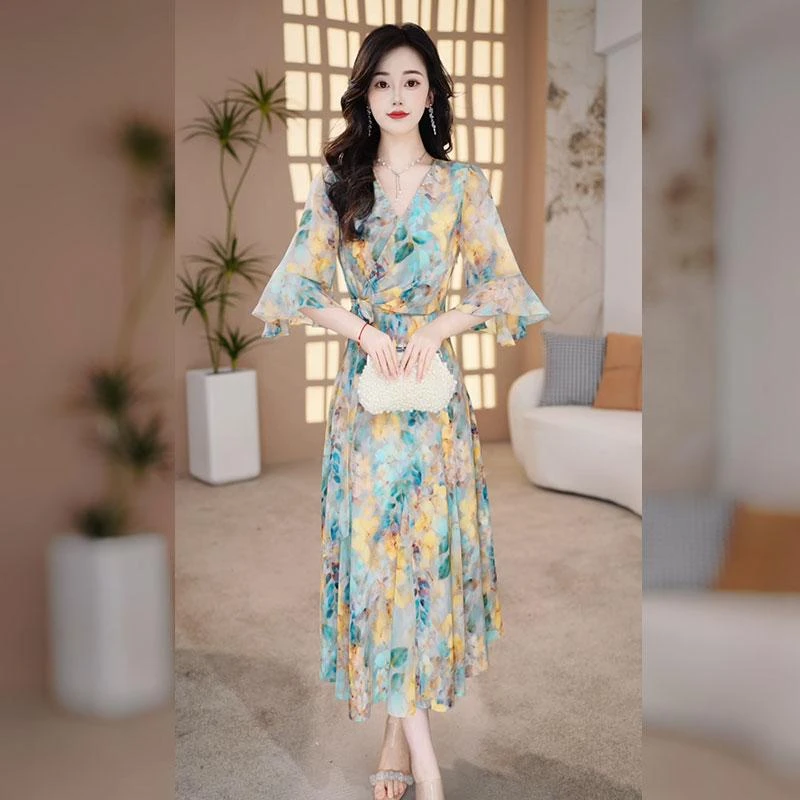 裙子女款爆款2025新款高级感碎花连衣裙今年流行爆款名媛轻奢裙子