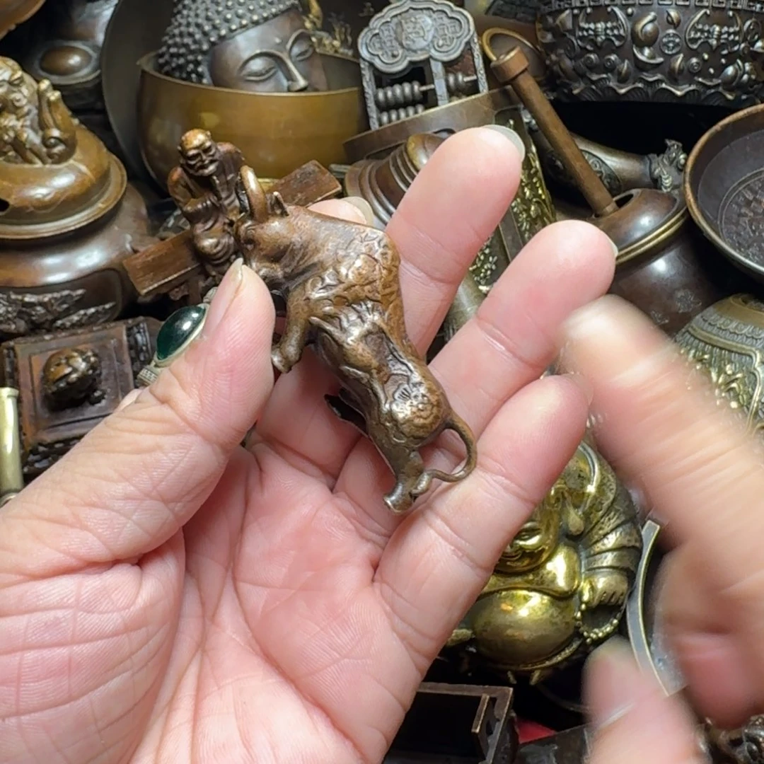 铜器摆件收收藏藏