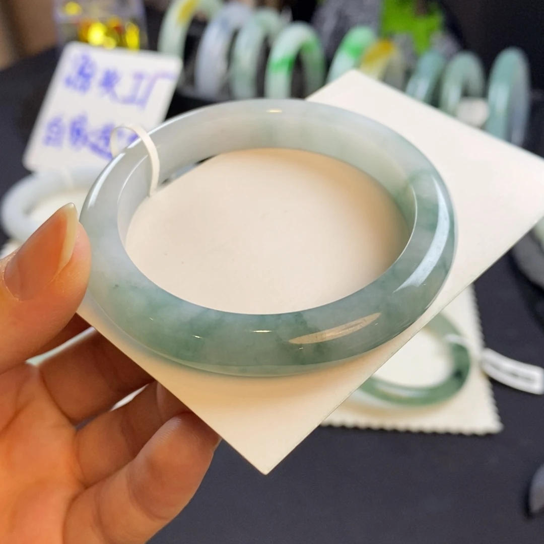 翡翠未镶嵌手镯飘花53.6