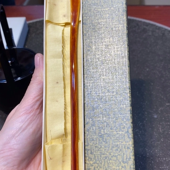 王***兔瓷片陶瓷艺术品制作工艺品