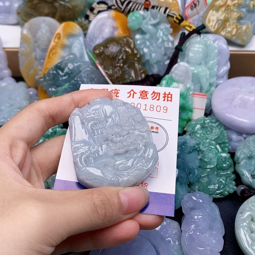 吊坠(不含链)未镶嵌翡翠