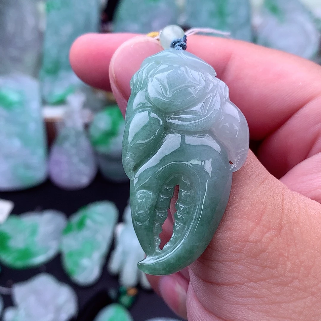 吊坠(不含链)未镶嵌翡翠