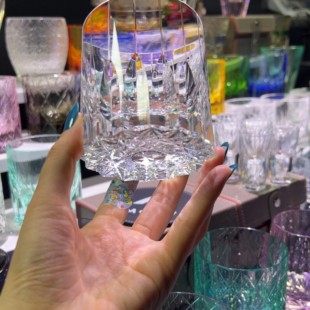 厚款水晶志***师四个透色星芒，四个白酒杯