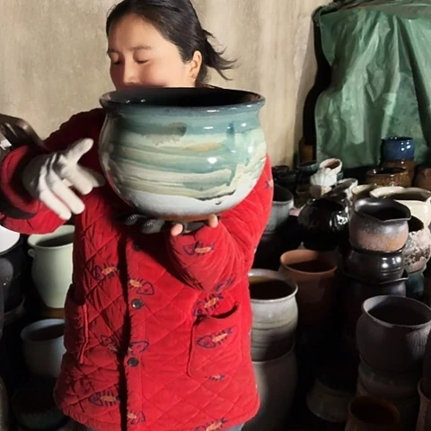 口25高18一个盆子。