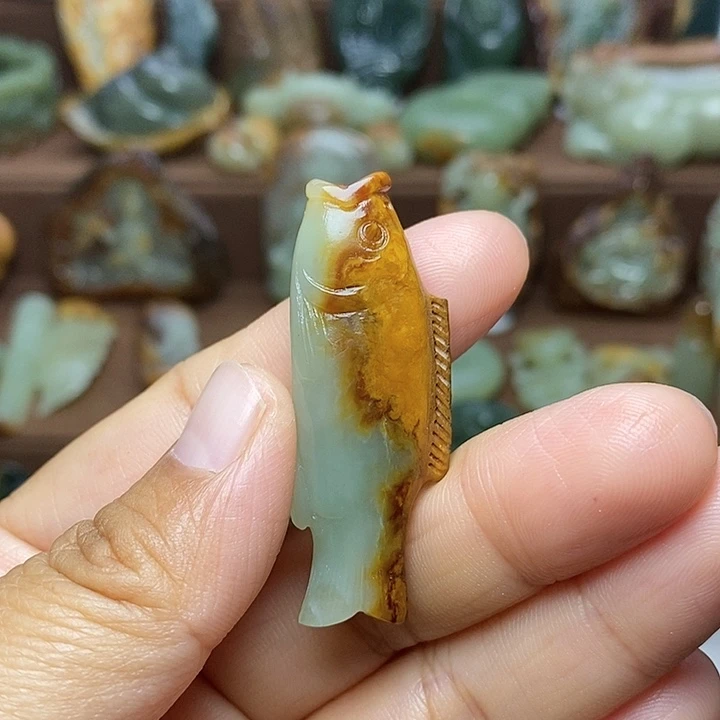 浅***然岫岩河磨玉（透闪石质玉）未镶嵌颈饰