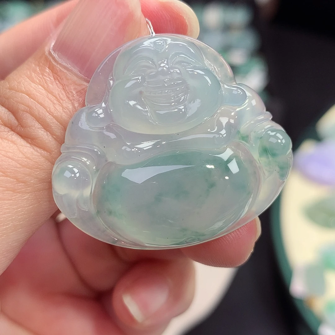 翡翠未镶嵌颈饰佛公