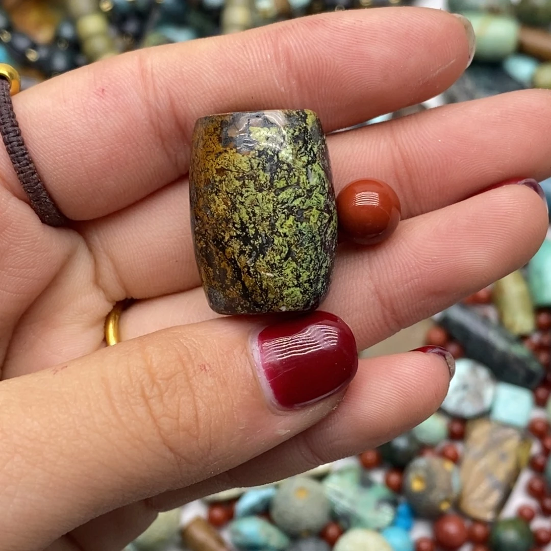 南红玛瑙未镶嵌珠宝奇石