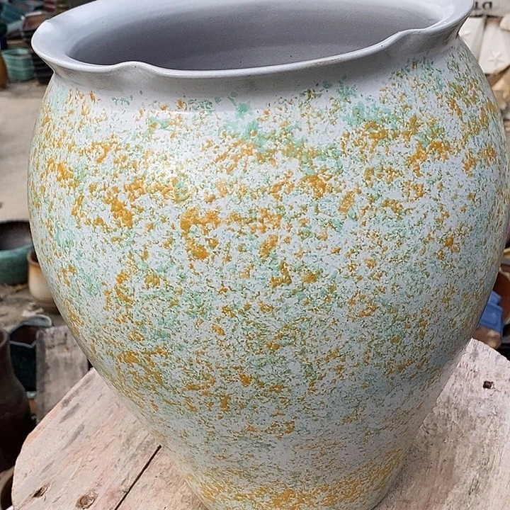 花盆紫砂口25.5高度33瑕疵