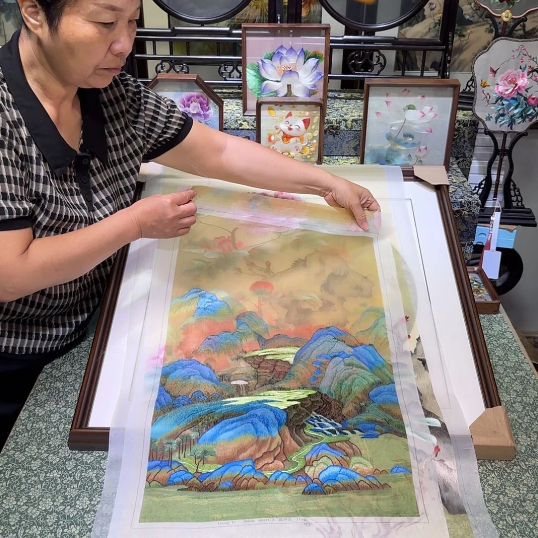刺绣刺绣工艺精湛独特设计新颖时尚