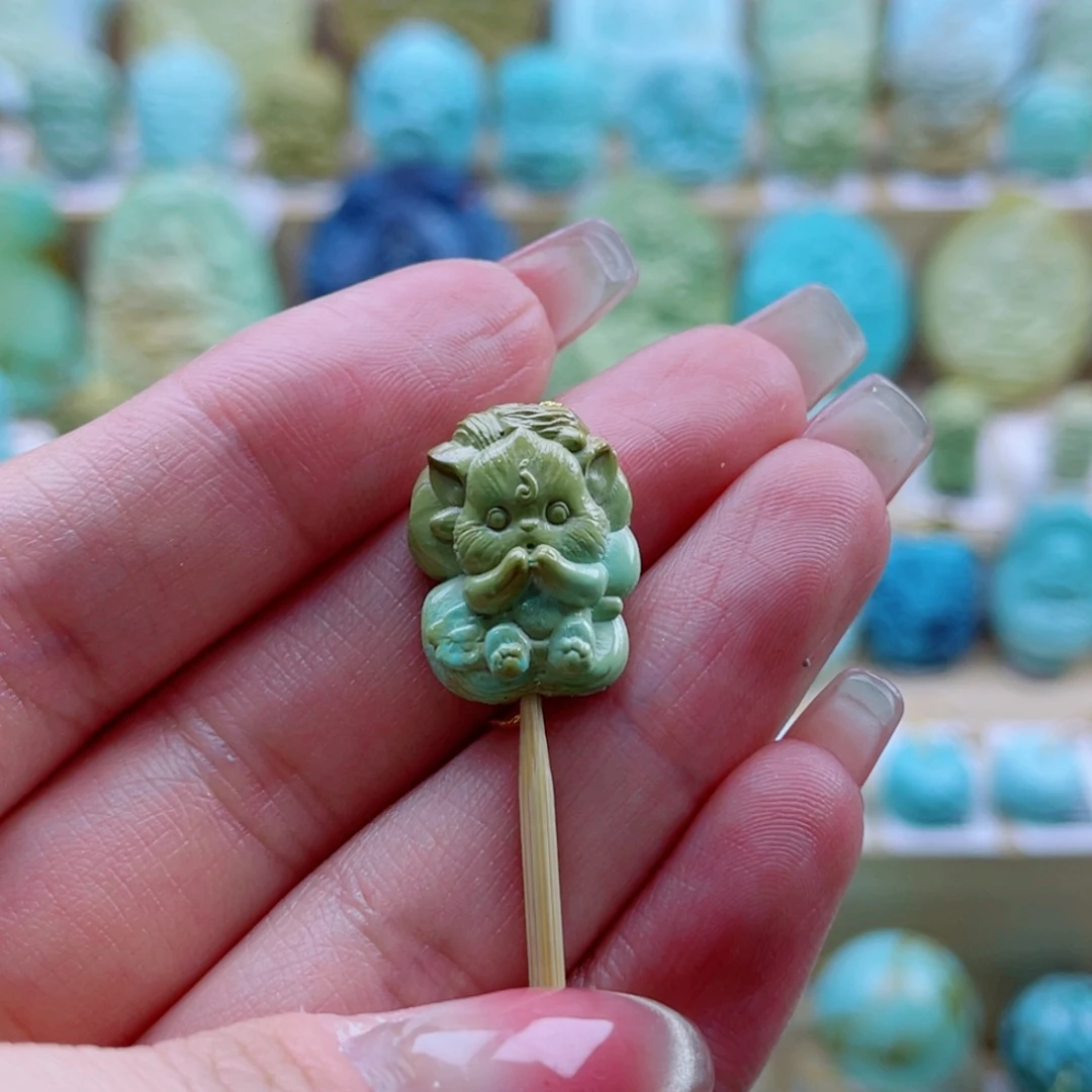 绿松石未镶嵌珠宝奇石