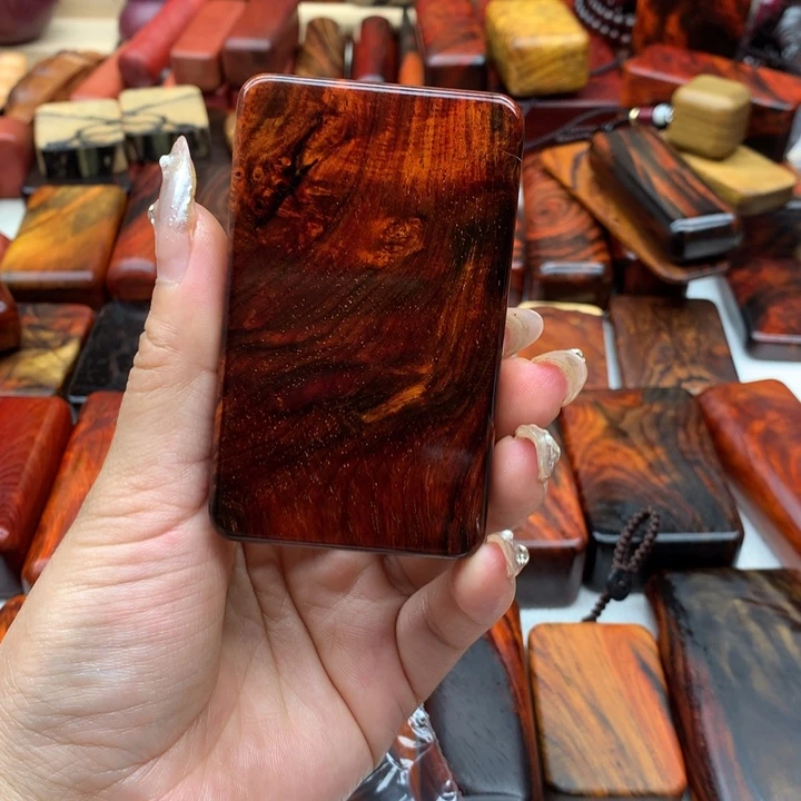 交趾黄檀（大红酸枝）建*