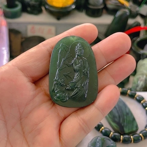 蛇纹石玉颈饰未镶嵌七*鹿